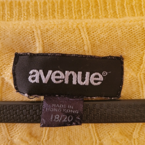 Top - Picture 2 of 2